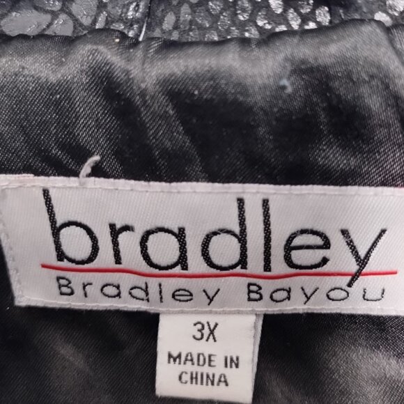 Bradley 100% Genuine Leather Black Trench Coat – Women’s Size 3X, Classic Button - Picture 4 of 4